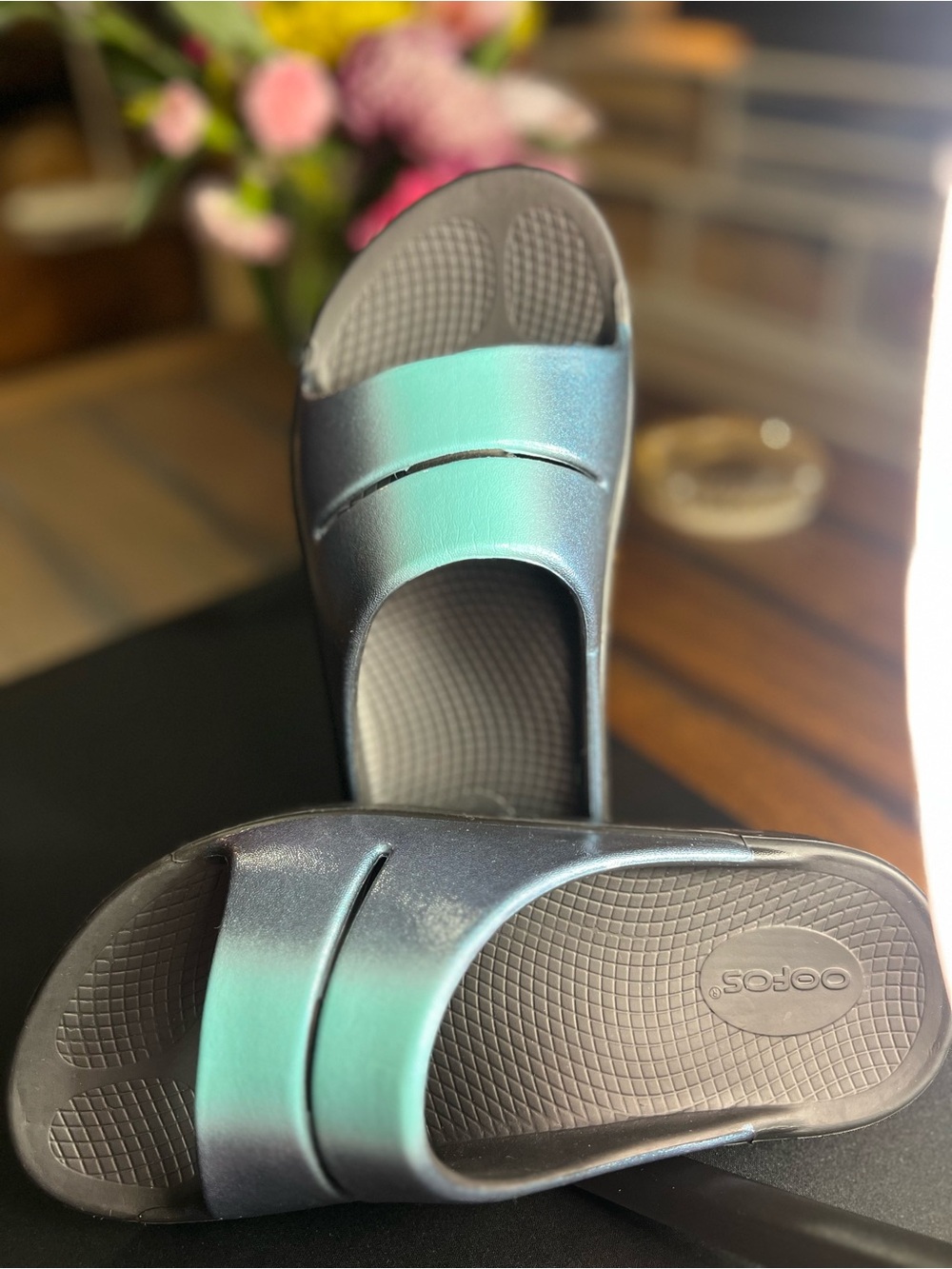 OOFOS OOahh Luxe Recovery Slides in the color Atlantis. BNWOB ladies 8 Men 6